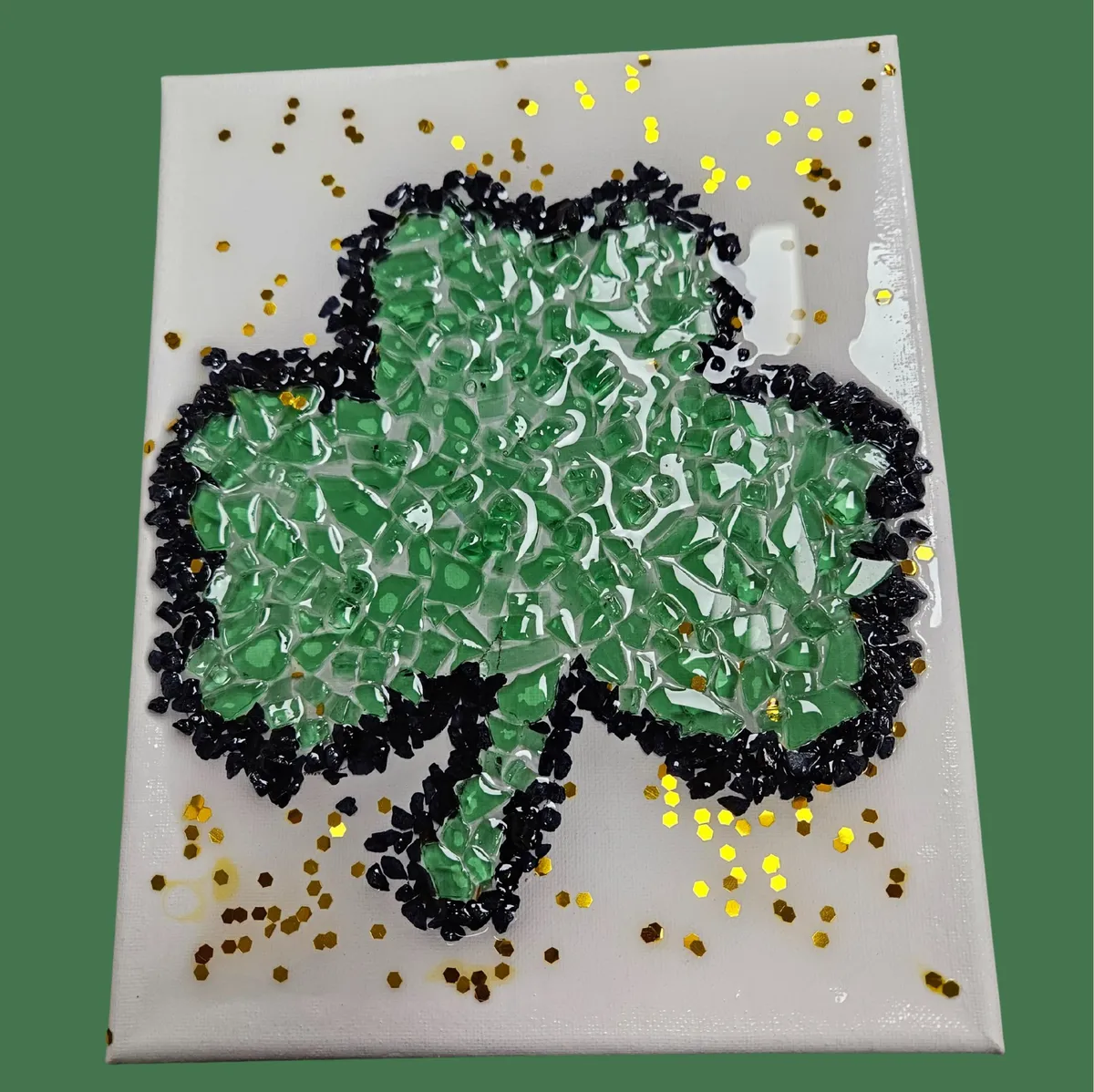 💎 Crushed Glass Art – Shamrock